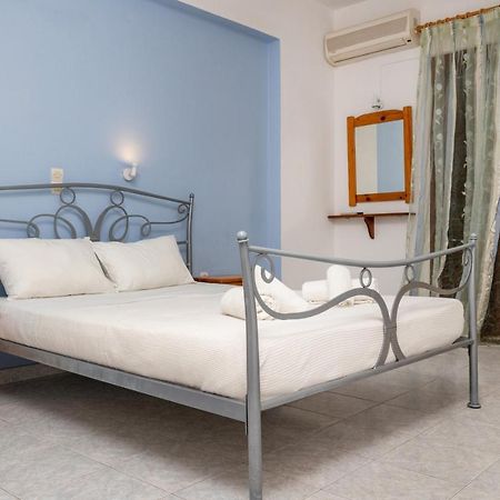 Depis Economy Studios & Apartments Naxos City Екстер'єр фото