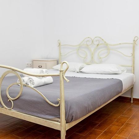 Depis Economy Studios & Apartments Naxos City Екстер'єр фото