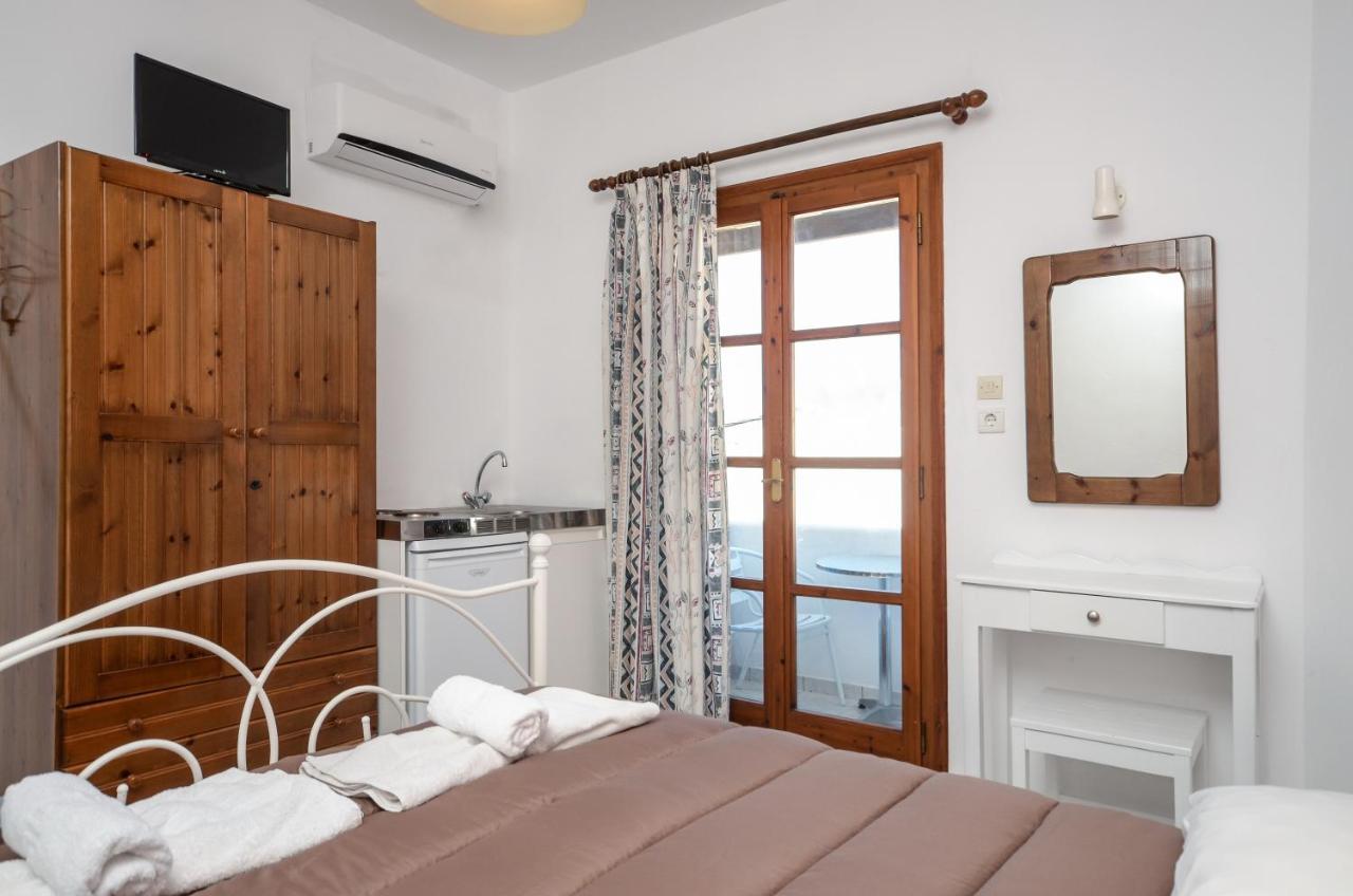 Depis Economy Studios & Apartments Naxos City Екстер'єр фото