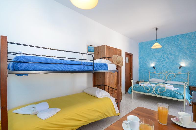 Depis Economy Studios & Apartments Naxos City Екстер'єр фото