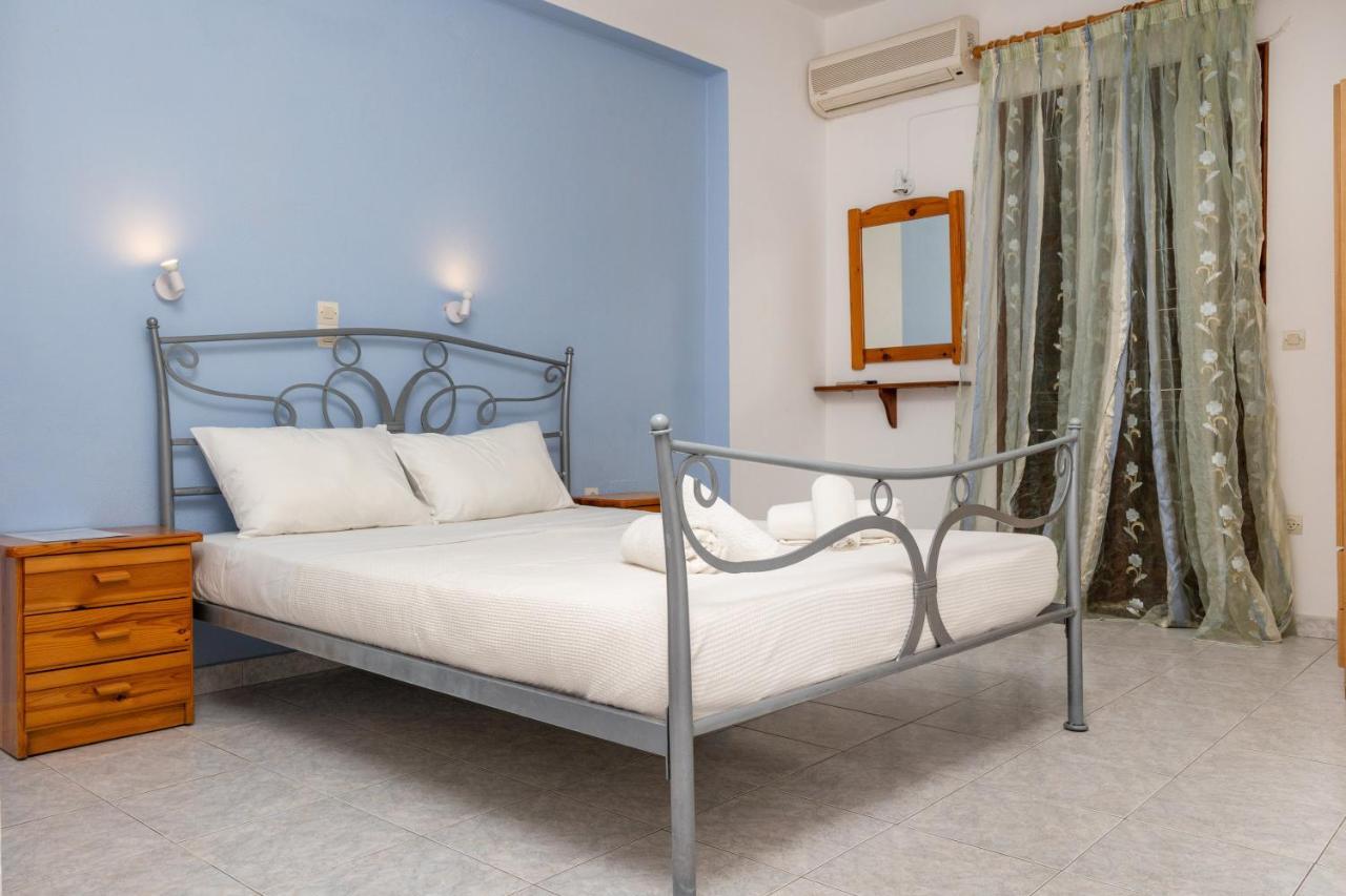 Depis Economy Studios & Apartments Naxos City Екстер'єр фото