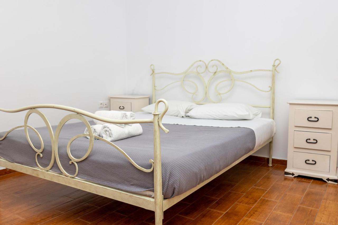 Depis Economy Studios & Apartments Naxos City Екстер'єр фото