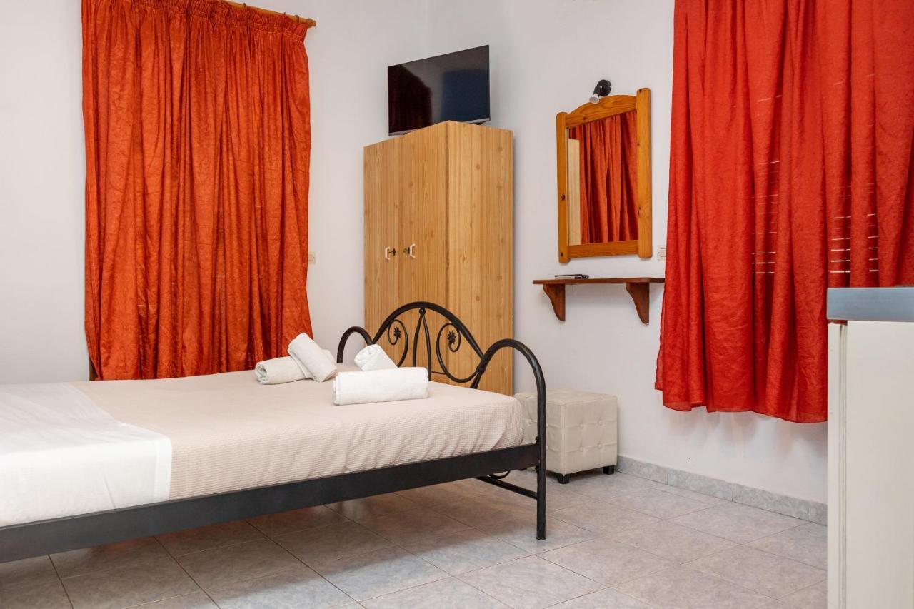 Depis Economy Studios & Apartments Naxos City Екстер'єр фото