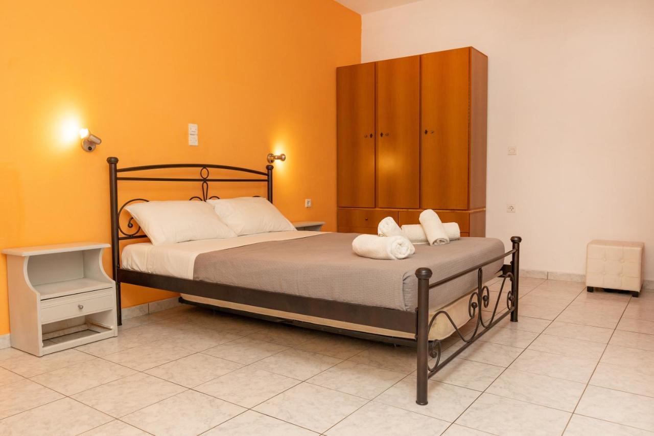 Depis Economy Studios & Apartments Naxos City Екстер'єр фото