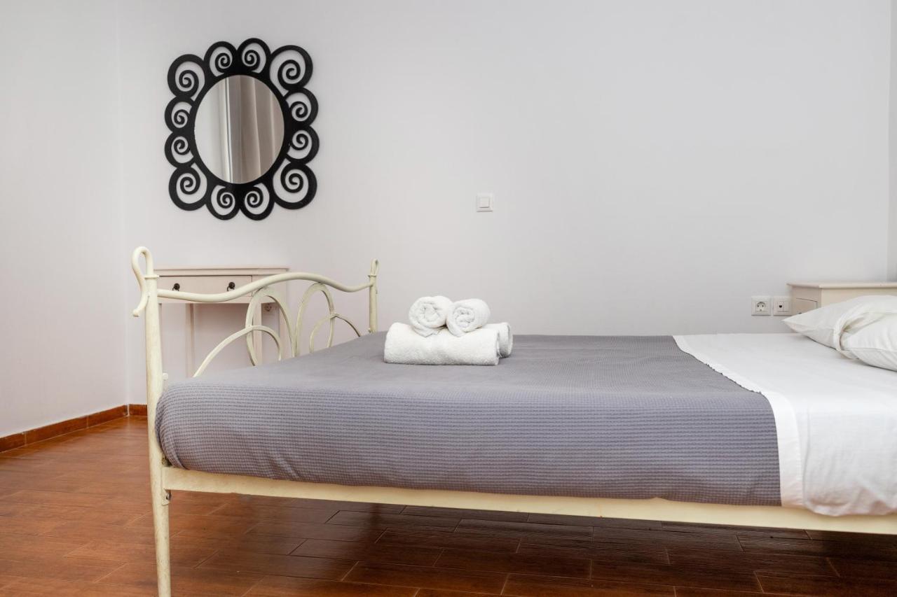 Depis Economy Studios & Apartments Naxos City Екстер'єр фото