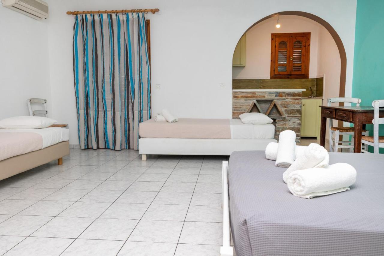 Depis Economy Studios & Apartments Naxos City Екстер'єр фото