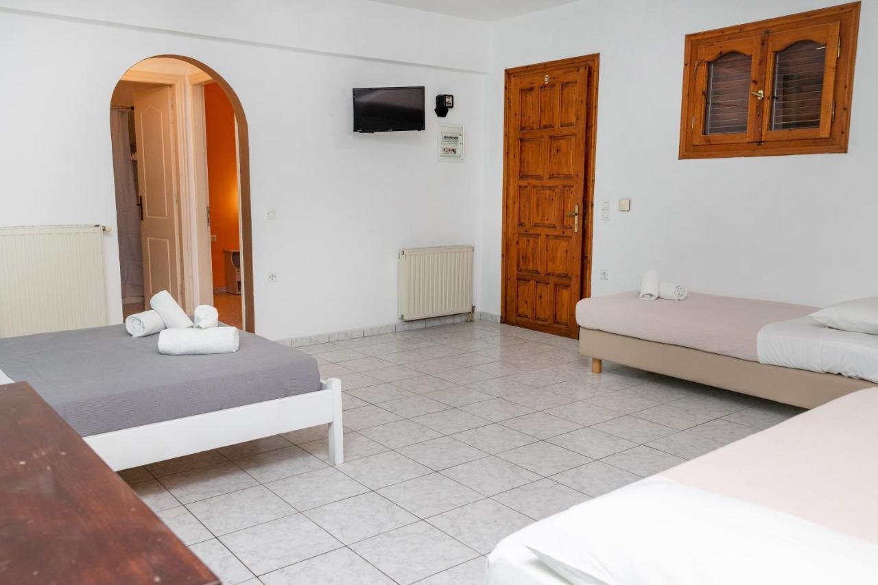 Depis Economy Studios & Apartments Naxos City Екстер'єр фото